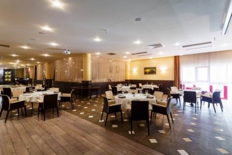  Ресторан  Dolce Vita  
Отель  Crowne Plaza    г. Минск  Беларусь 