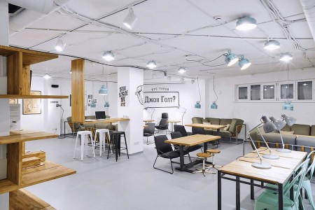  Большая комната для работы  лекций 