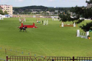  Стадион  поле для верховой езды  
Центр Конного Спорта
Минский район  аг Ратомка 