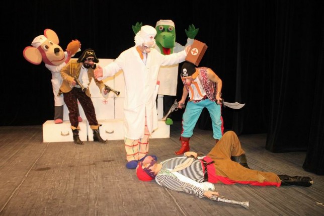  Спектакль "Доктор Айболит" 
Гомельский театр кукол