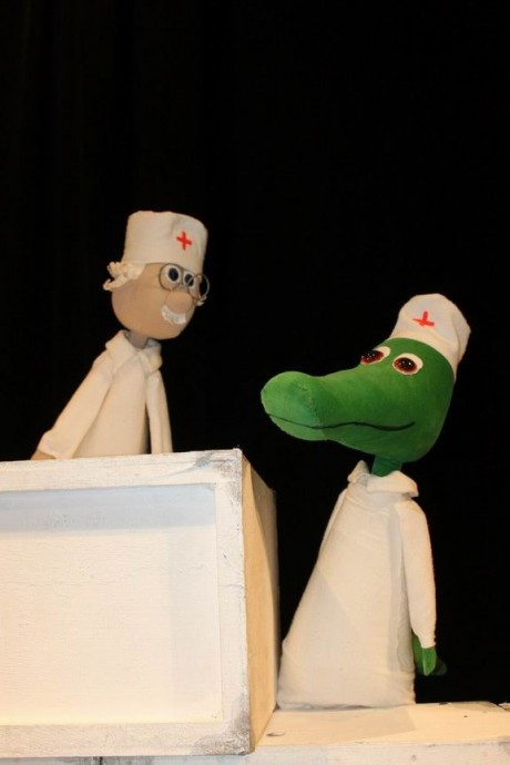  Спектакль "Доктор Айболит" 
Гомельский театр кукол