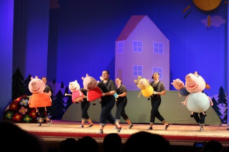 Спектакль для детей  Новый год со Свинкой Пеппа  BR г. Минск 22 декабря 2015  18:00 