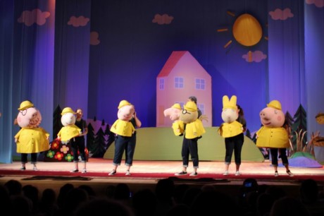 Спектакль для детей  Новый год со Свинкой Пеппа  BR г. Минск 22 декабря 2015  18:00 