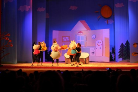 Спектакль для детей  Новый год со Свинкой Пеппа  BR г. Минск 22 декабря 2015  18:00 