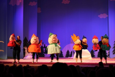 Спектакль для детей  Новый год со Свинкой Пеппа  BR г. Минск 22 декабря 2015  18:00 