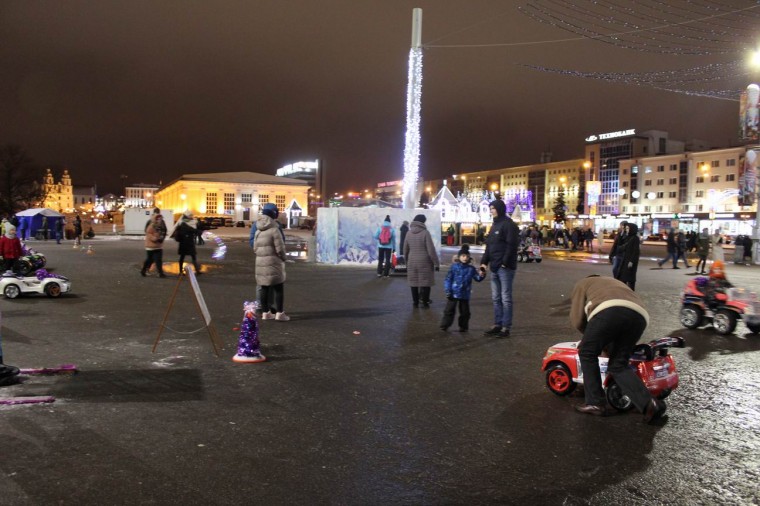  Детская площадка  у Дворца спорта  г. Минск  28 декабря 2019 