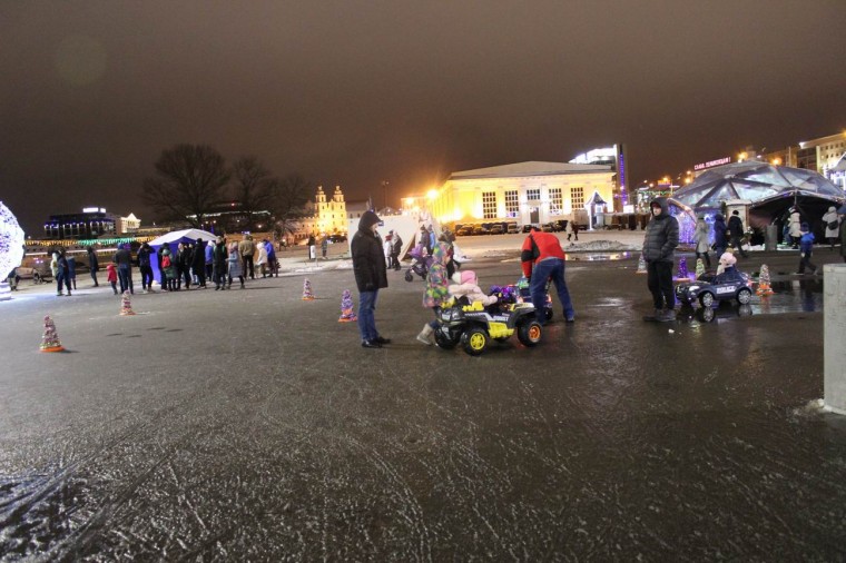  Детская площадка  у Дворца спорта  г. Минск  28 декабря 2019 