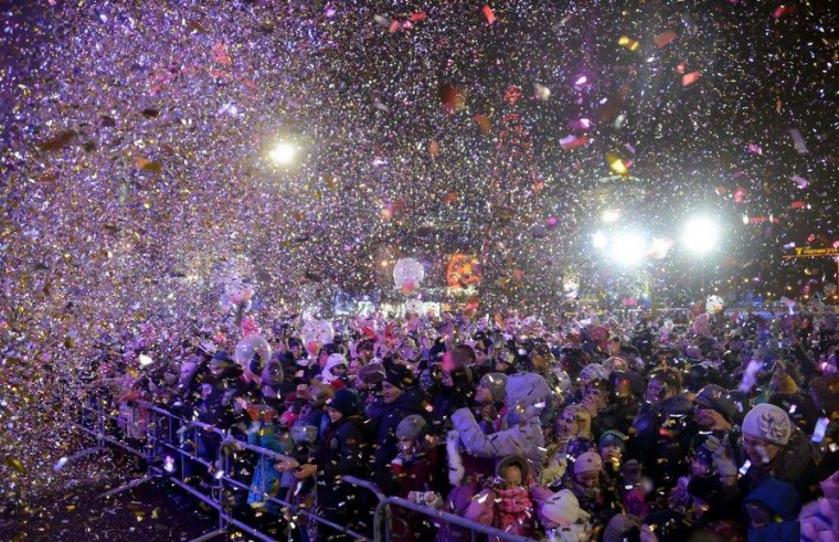Шествие  парад Дедов Морозов в Минскее 23 декабря 2017
