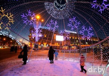 у Дворца Республики  г. Минск 