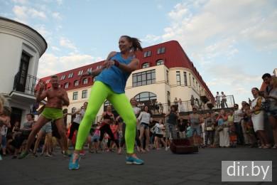 Zumba Fitness.<BR> Место: Большой репетиционный зал Молодежного театра Эстрады,  г. Минск