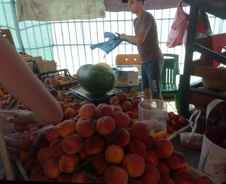  Купили арбуз на рынке  рядом с остановкой  Солнечная 
поселок Затока  Украина  время 15:10  13 июля 2017 